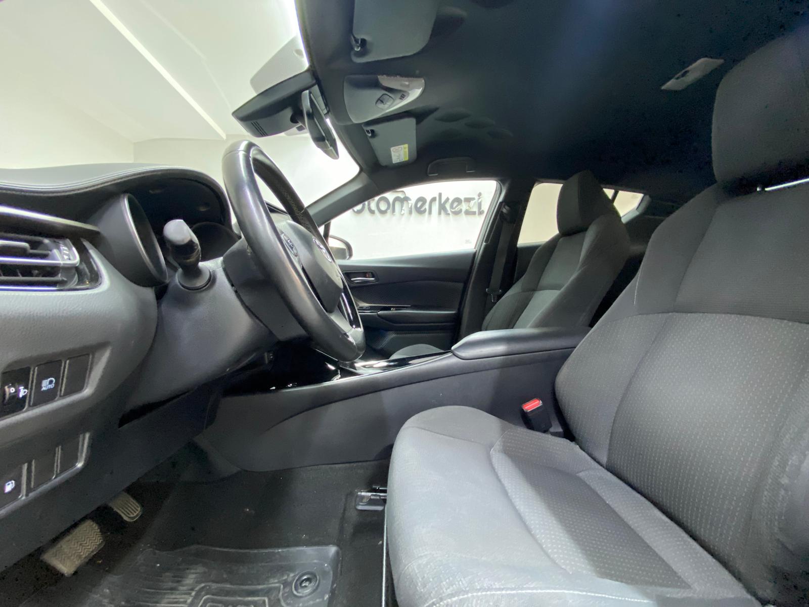 TOYOTA C-HR 14
